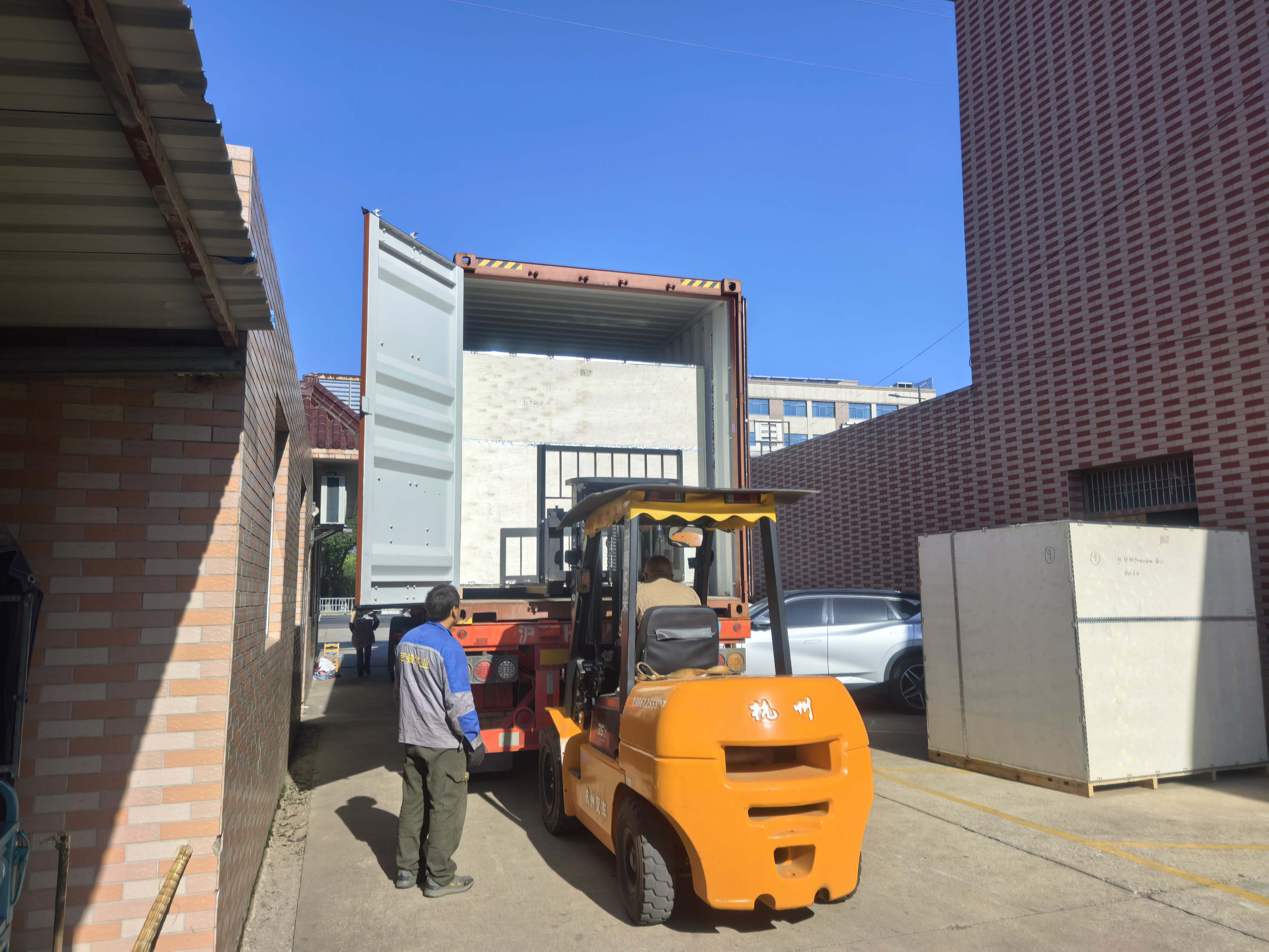 syringe production line